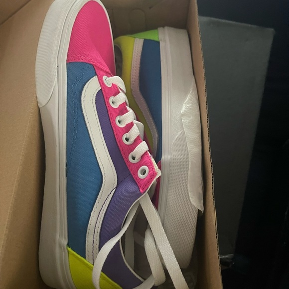 Neon vans - Picture 1 of 1